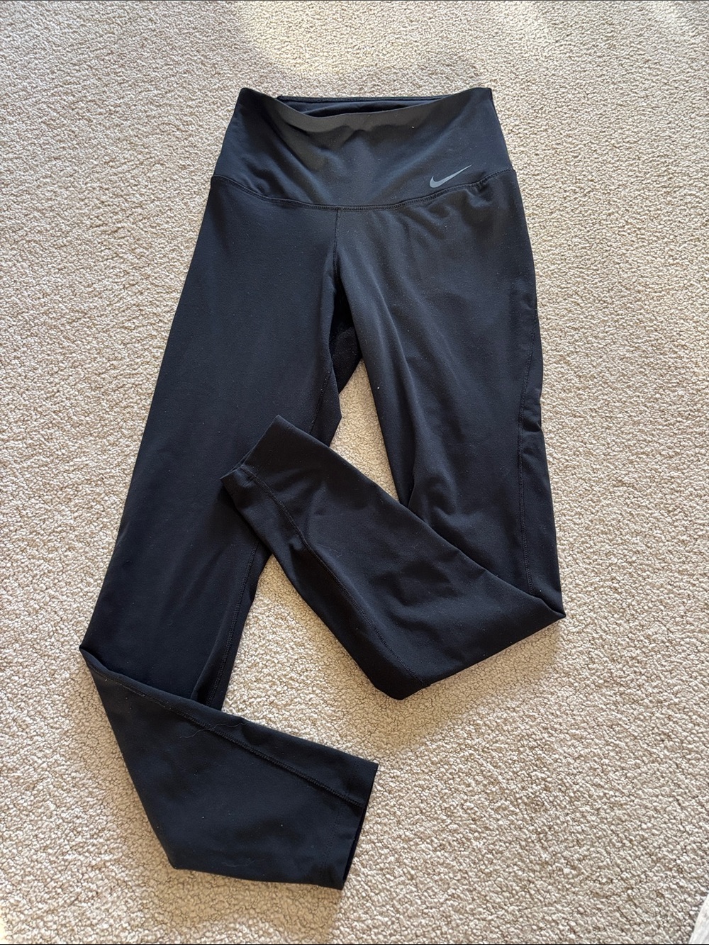 Nike Womens Black Athletic Leggings with Subtle Swoosh